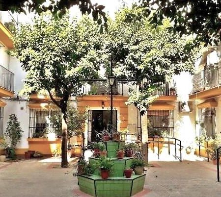 Roberta'S Guest House เซบีญา ภายนอก รูปภาพ