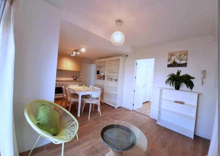 Roberta'S Guest House เซบีญา ภายนอก รูปภาพ