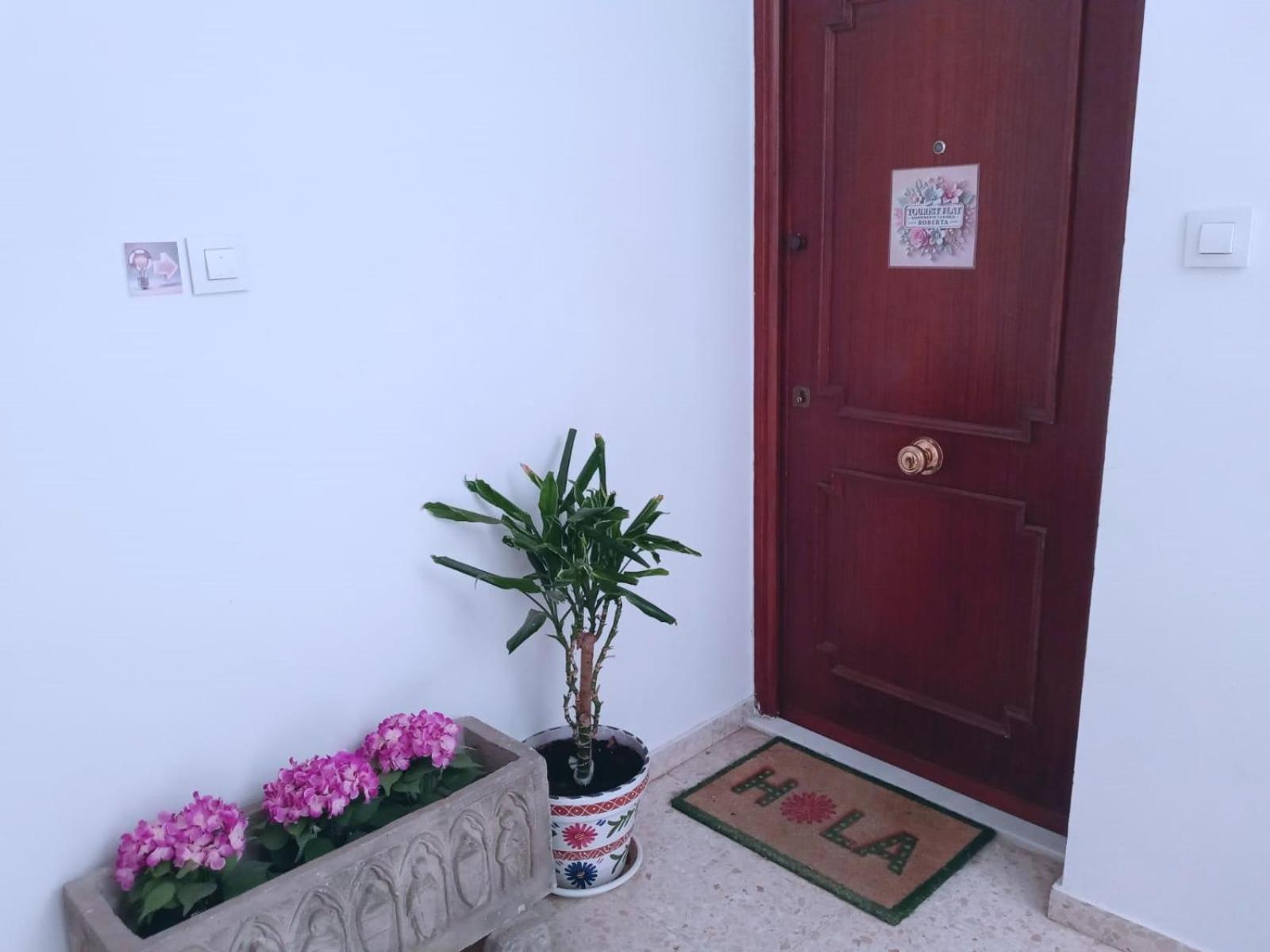 Roberta'S Guest House เซบีญา ภายนอก รูปภาพ