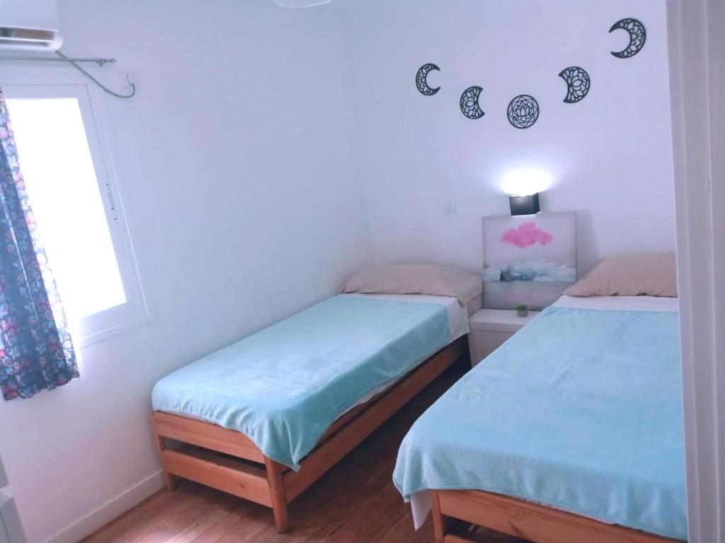 Roberta'S Guest House เซบีญา ภายนอก รูปภาพ
