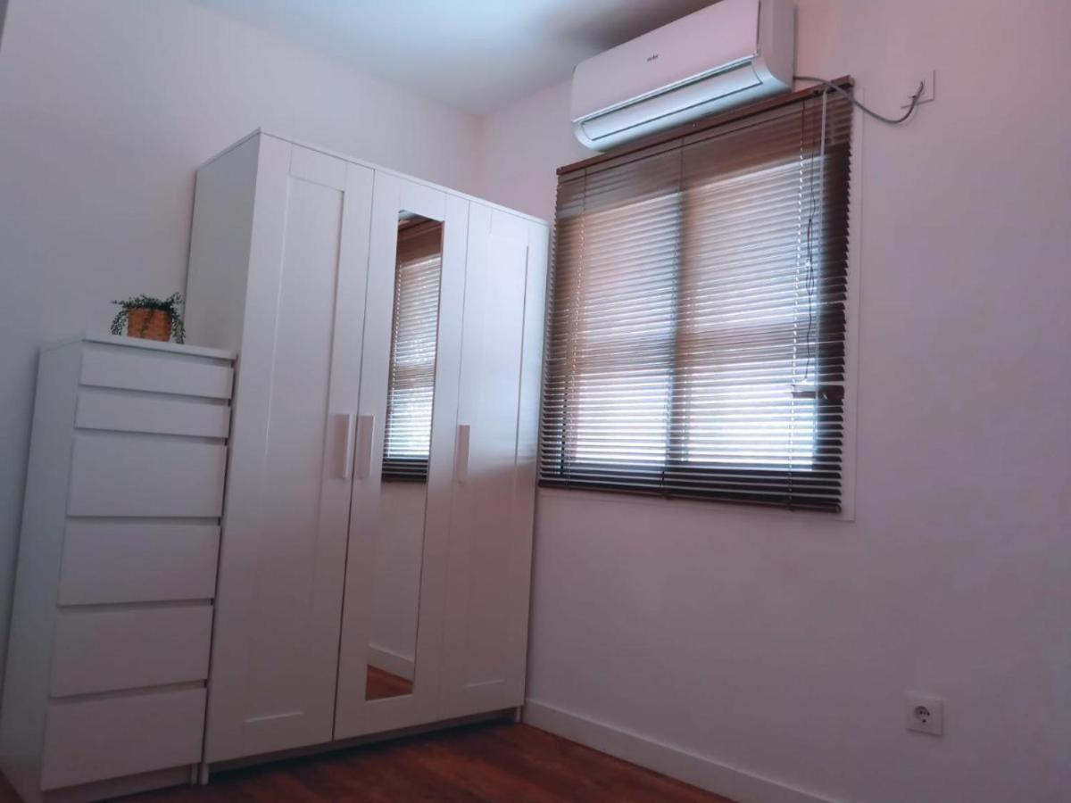 Roberta'S Guest House เซบีญา ภายนอก รูปภาพ