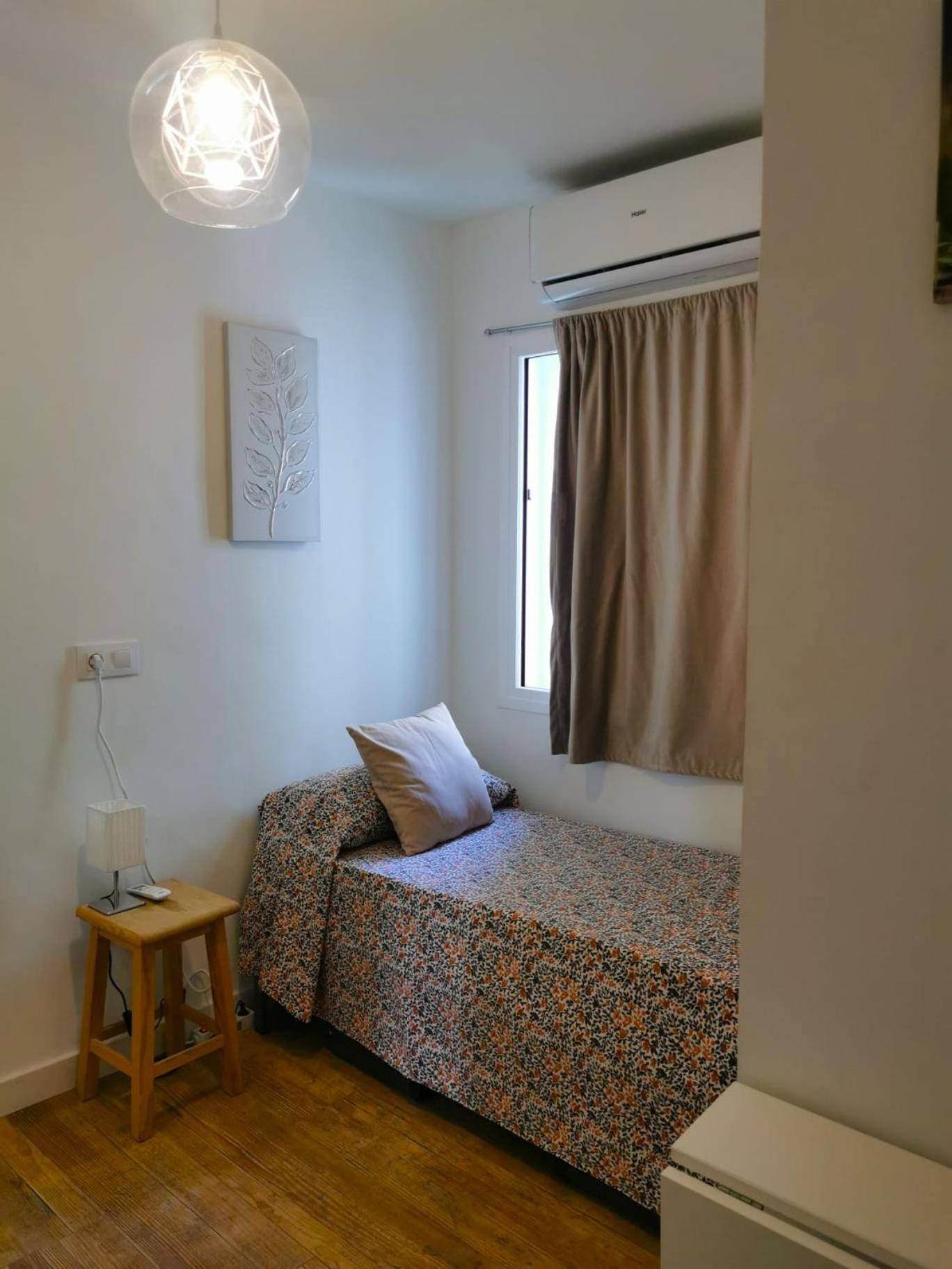 Roberta'S Guest House เซบีญา ภายนอก รูปภาพ