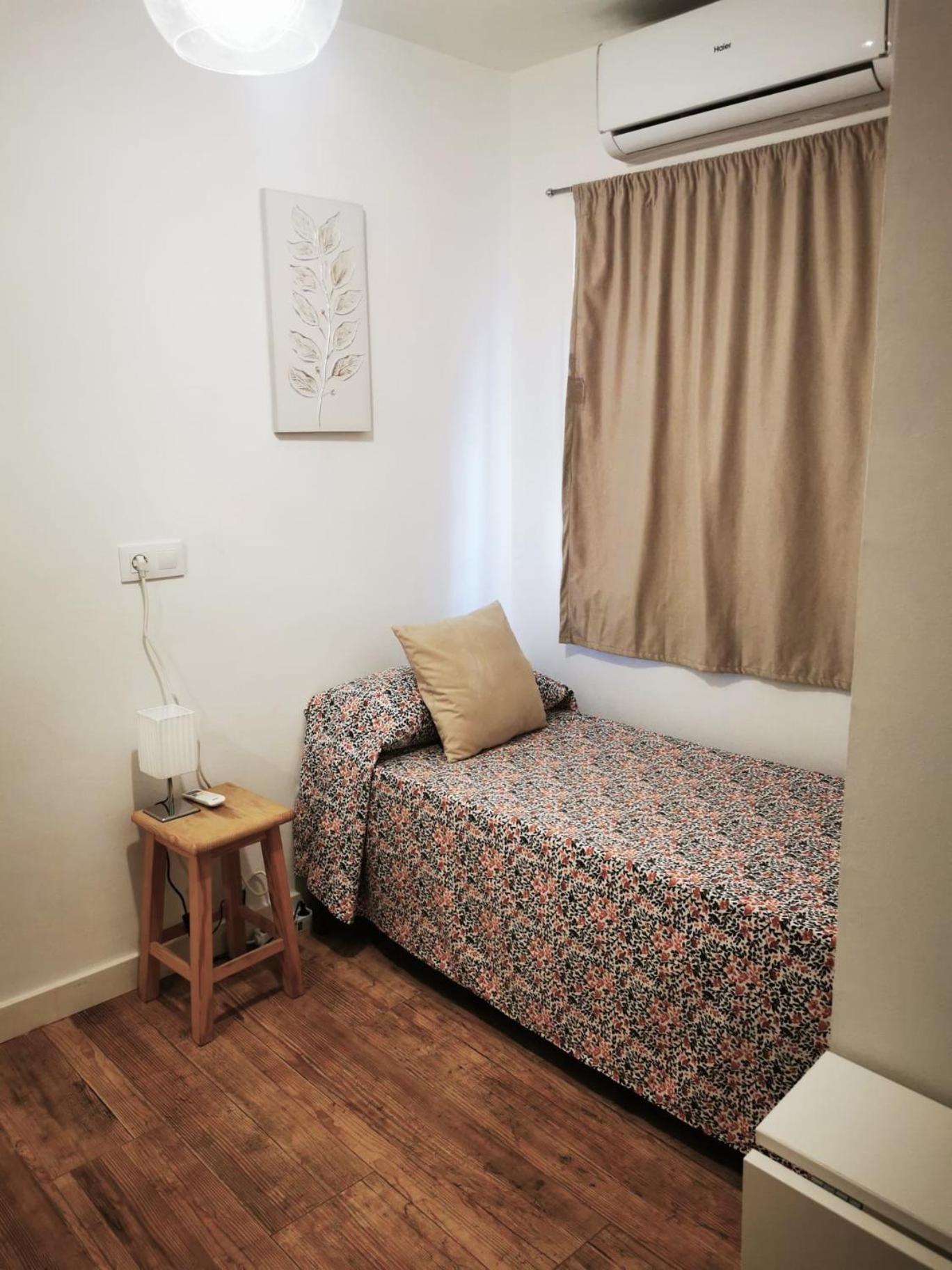 Roberta'S Guest House เซบีญา ภายนอก รูปภาพ